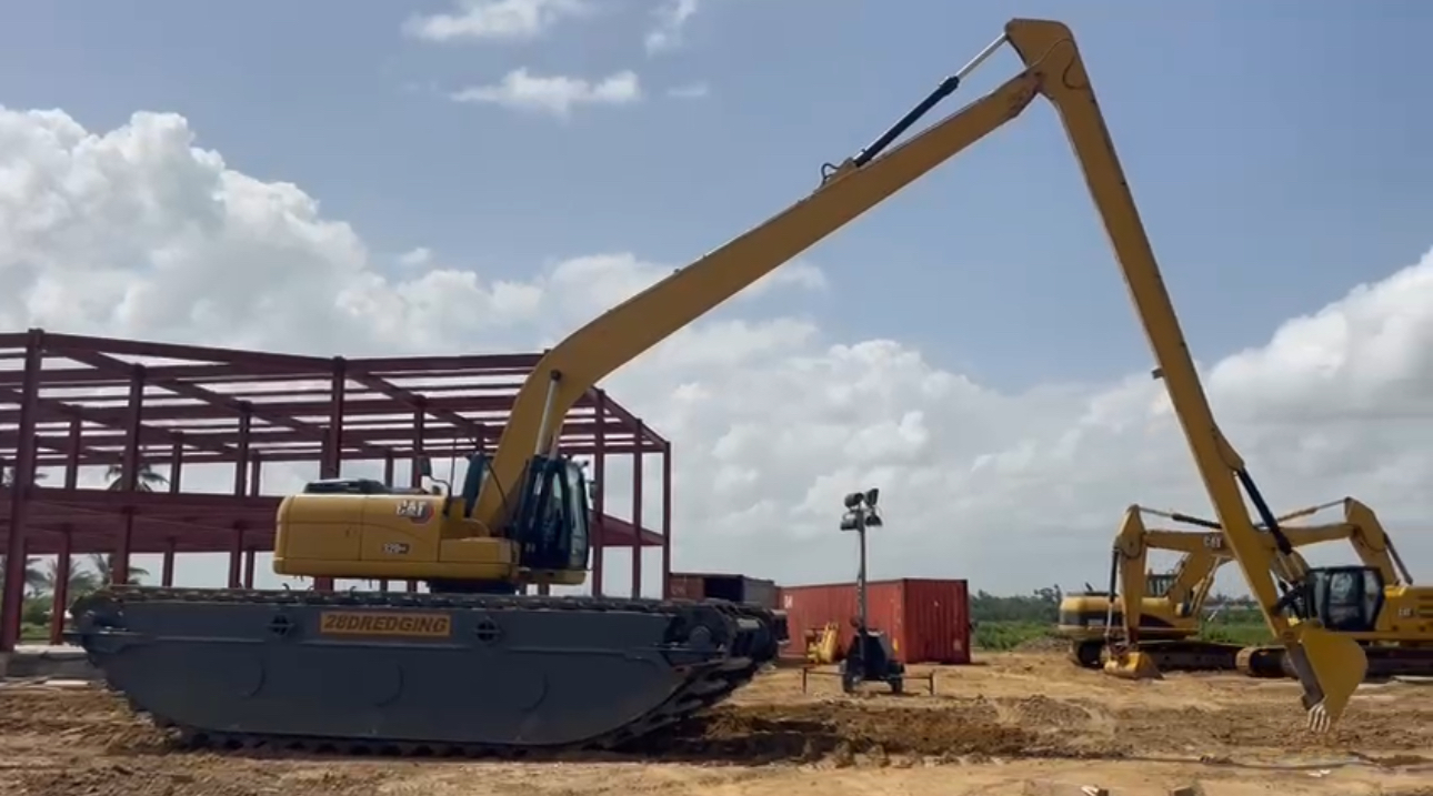 28 dredging amphibious excavator 2